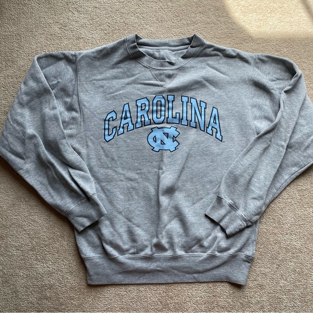 Colosseum UNC North Carolina Tar Heels Arch & Logo Crewneck sweatshirt